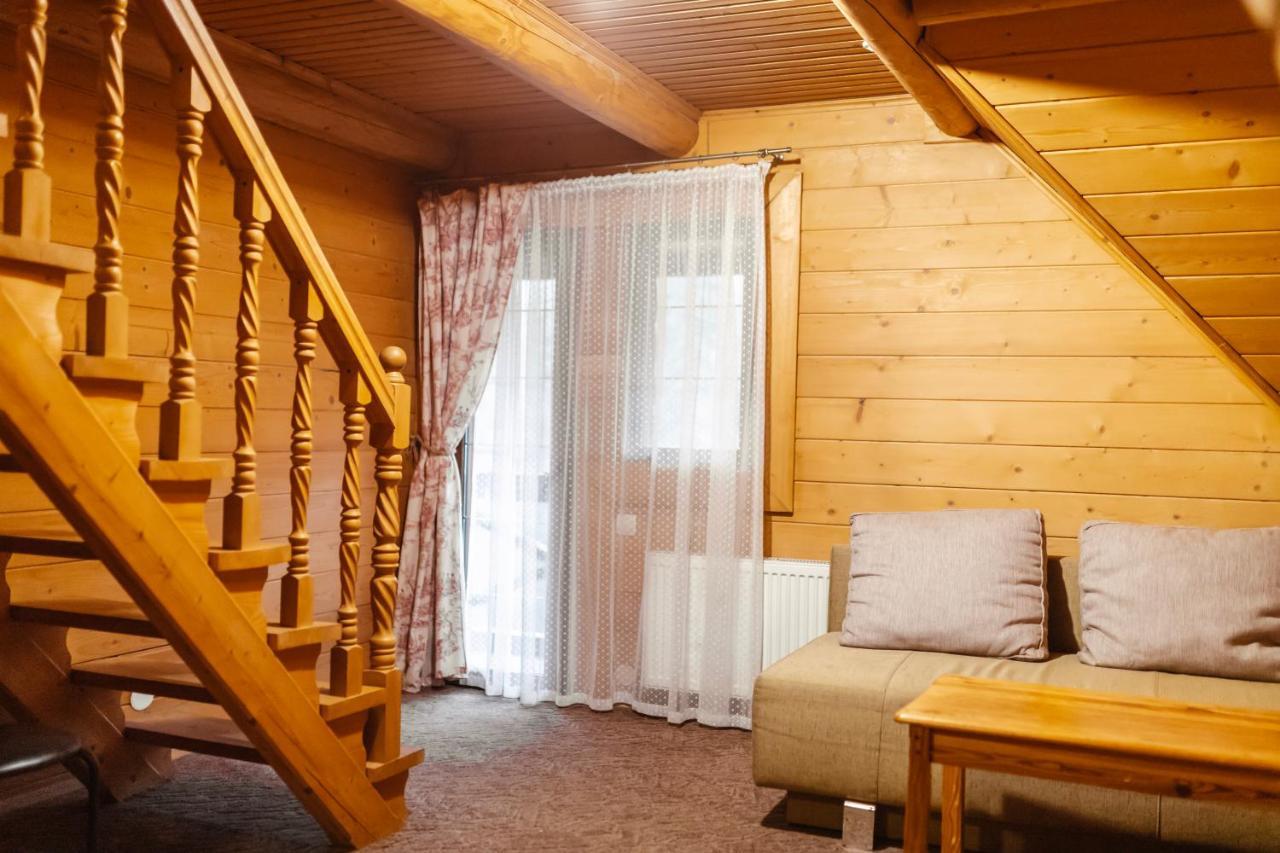 Royal Village Resort Bukovel Esterno foto
